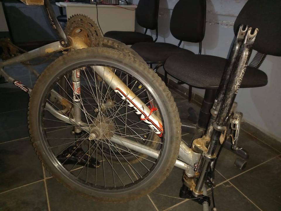 Foto 4 de 4 — Violento, ladrão tenta roubar bike de moradora do Vale do Sol; foi preso